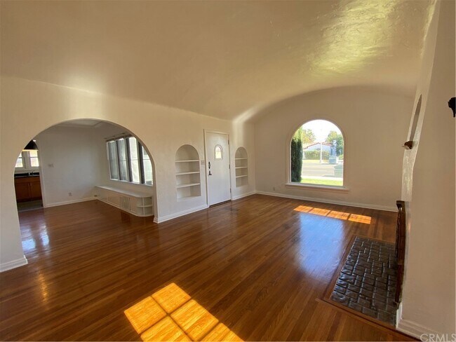 Building Photo - 5713 Temple City Blvd