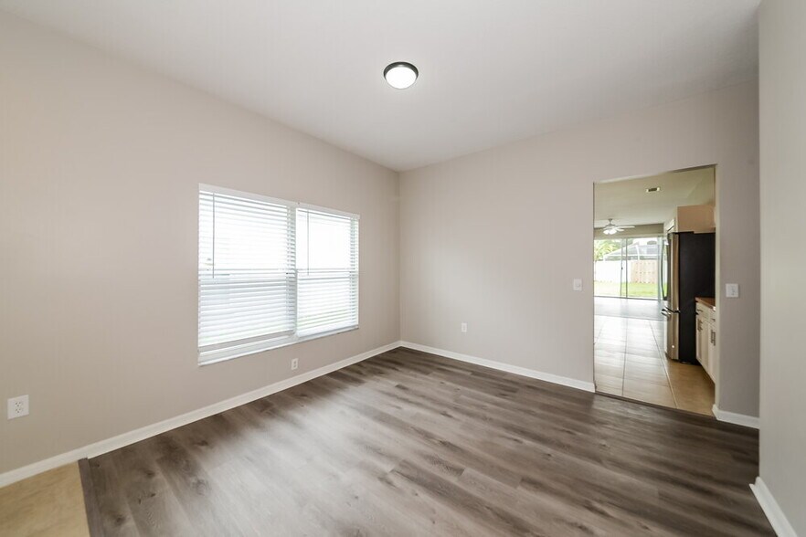 Building Photo - 12323 Hollybush Terrace