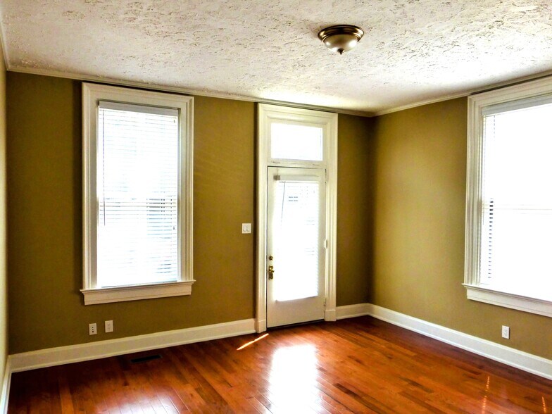 Living Room - 1117 Belvedere St