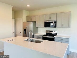 Building Photo - 128 Wappinger Ter