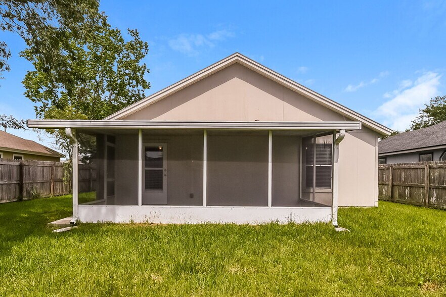 Building Photo - 2041 Hunters Trace Cir