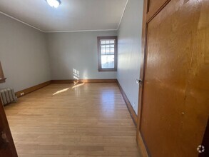 Building Photo - 2871-2873 N Sherman Blvd -Duplex