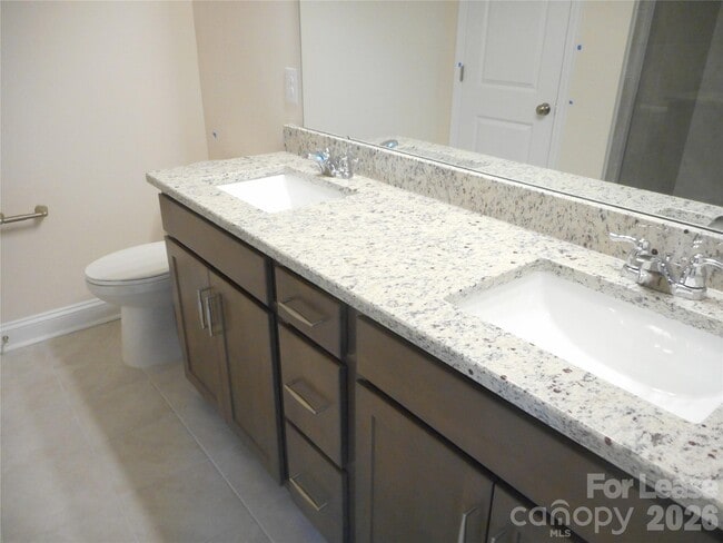 Building Photo - 17015 Dogwood Crk Ln