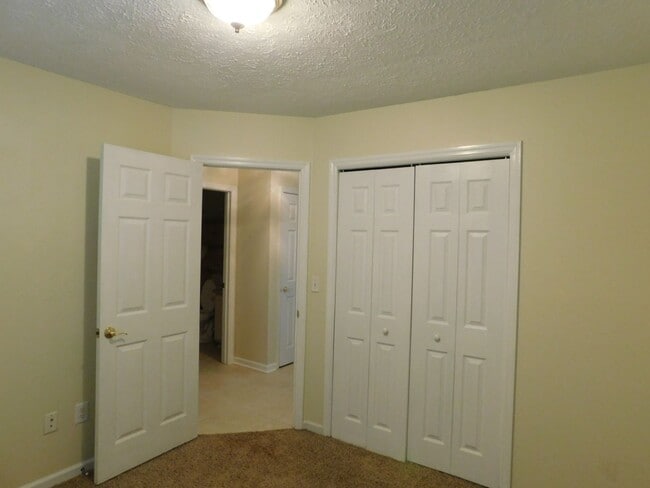Building Photo - Single Family home