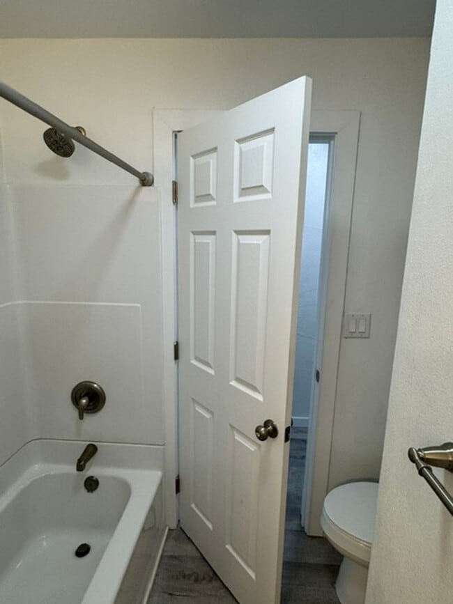 Building Photo - FULLY REMODELED 3 BEDROOM SINGLE FAMILY HOME