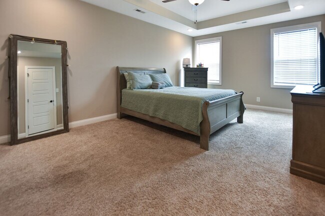 Building Photo - Pet Friendly Three Bedroom!
