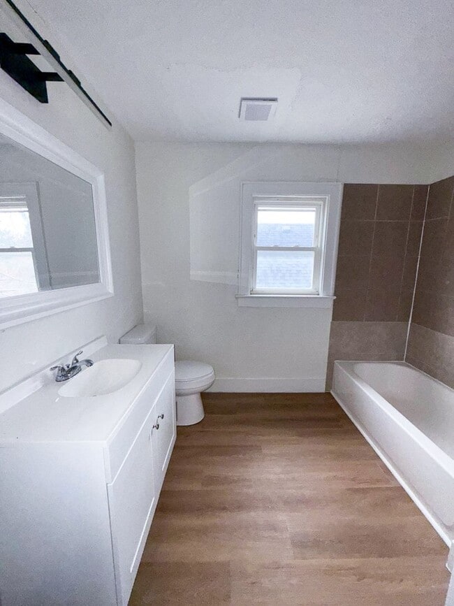 Building Photo - Newly Rehabbed 4BR Home w/ Front Porch, Back Deck & Full Basement