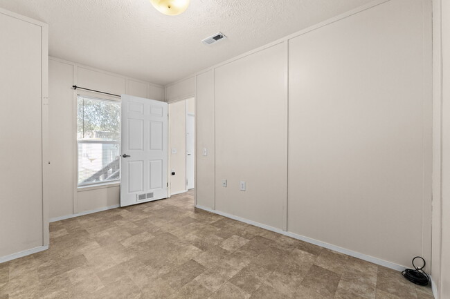Building Photo - 1110 Indian Trail