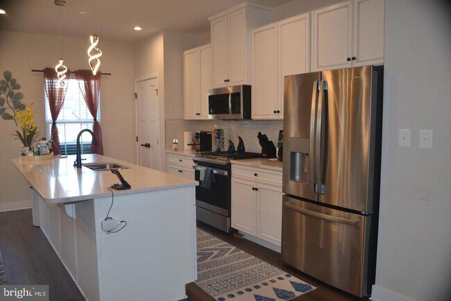 Building Photo - 1015 Rampart Dr