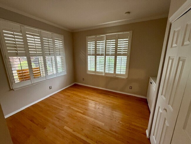 Building Photo - 6458 Silver Mesa Dr
