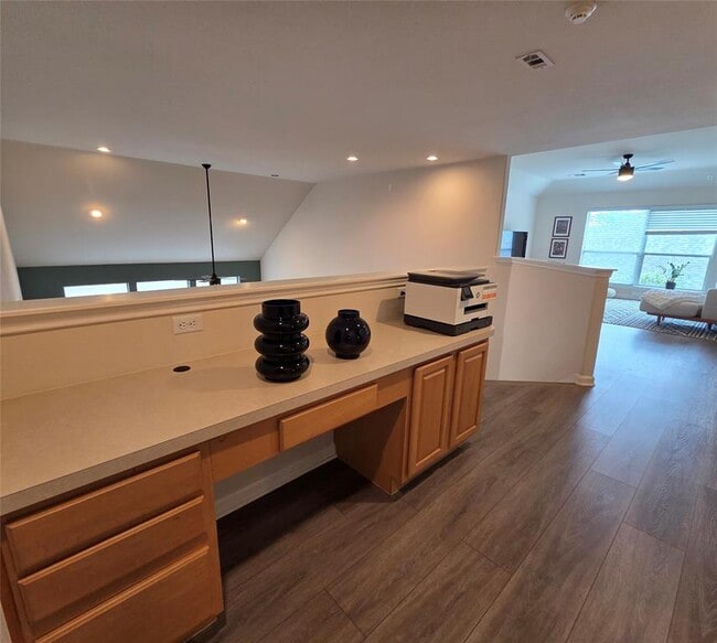 Building Photo - 8208 Endeavor Cir