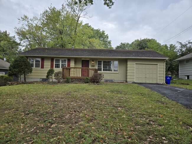 Primary Photo - 7922 W 92nd St