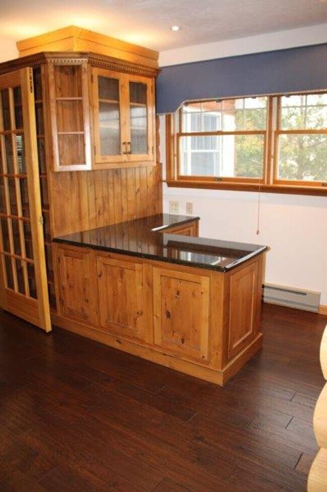 Building Photo - 2-Story Rancher