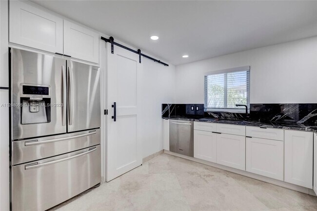 Building Photo - 2742 SE 11th St