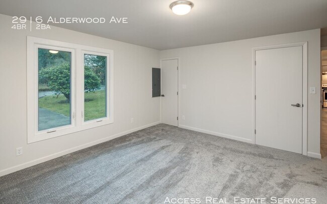 Building Photo - 2916 Alderwood Ave