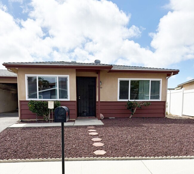 Building Photo - 3189 Coral Dr
