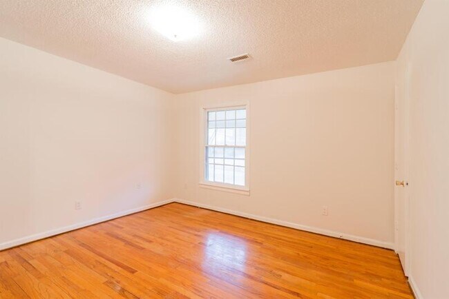 Building Photo - 1314 Boone St
