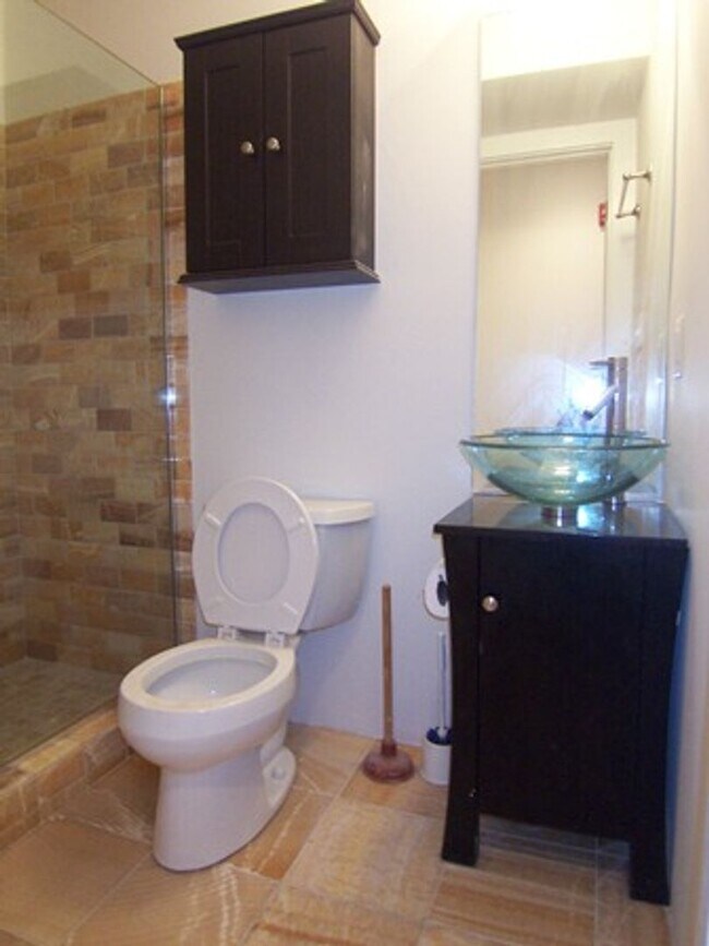 Building Photo - 2BR/2BA Apartment - Logan Circle with private patio