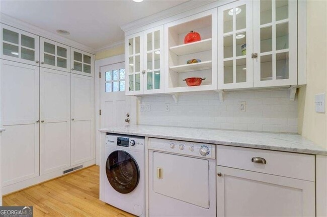 Building Photo - 1987 Knight Ct SE