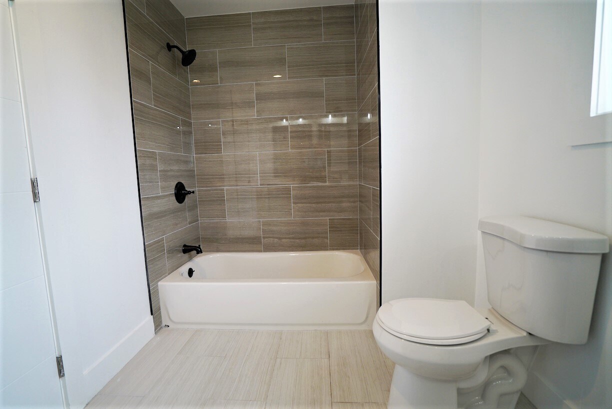 Building Photo - 1633 62nd St