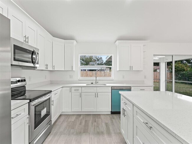 Building Photo - 563 Marion Oaks Blvd