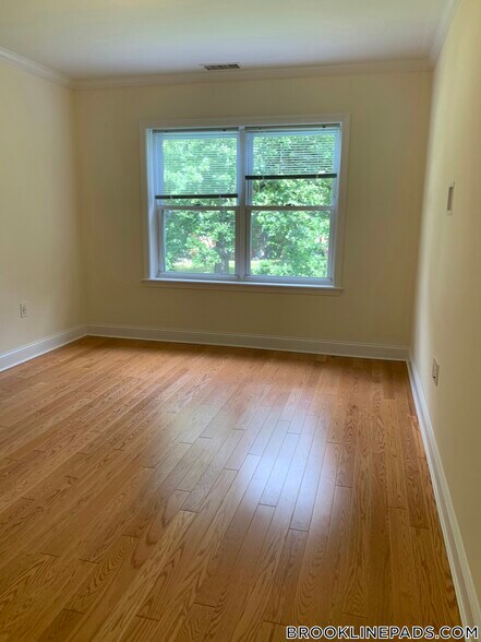 Building Photo - 210 Gerry Rd