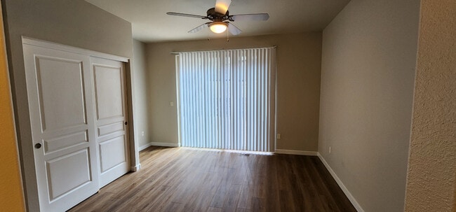 Building Photo - 1445 Highland Vw