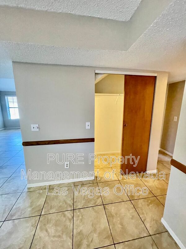 Building Photo - 2650 Sumac Ln