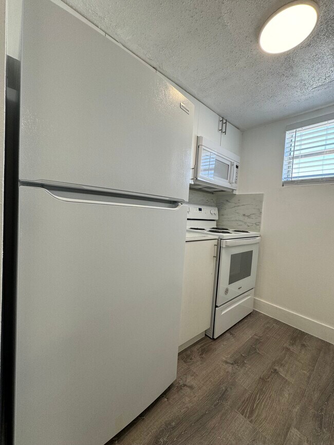 Building Photo - Greenview Apartments