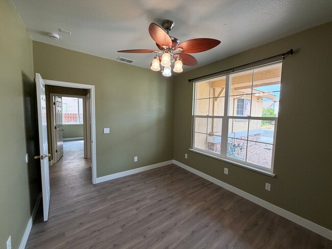 Building Photo - 8660 Banton Cir