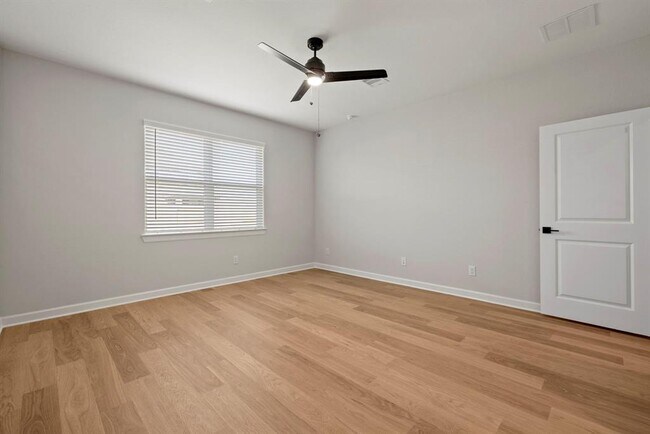 Building Photo - 3121 Banyan Dr