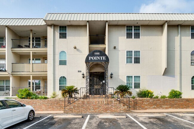 Primary Photo - K2017 - Pointe #48