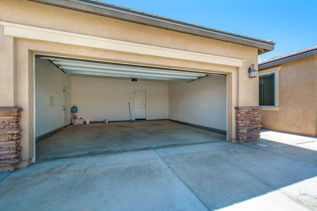 Building Photo - 82803 Wordsworth Ct