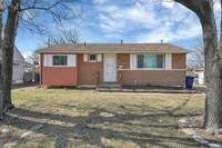 Building Photo - Charming 4-Bedroom Home | Newly Updated | ...