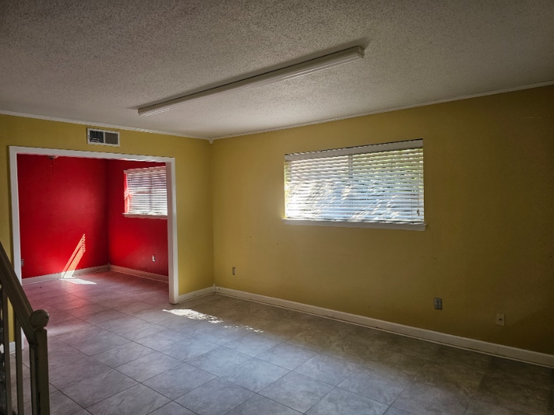 Building Photo - 1942 Mediamolle Dr