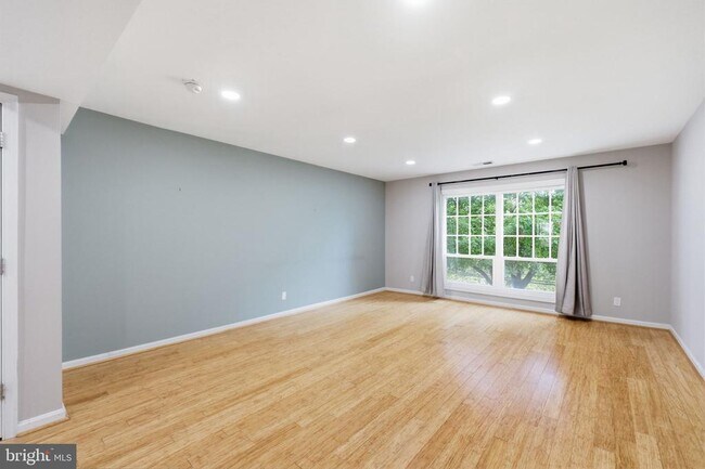 Building Photo - 1513 N Van Dorn St