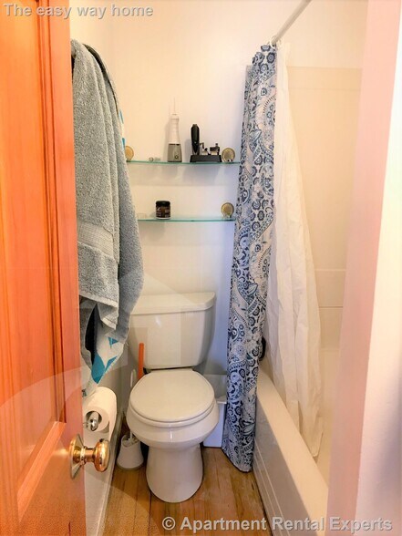 Building Photo - 277 Putnam Ave