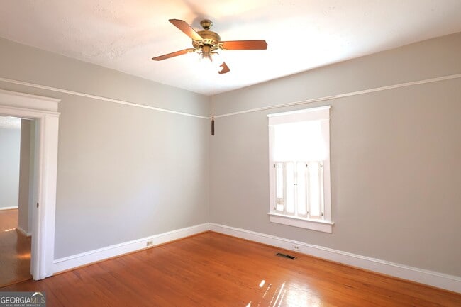 Building Photo - 217 Mountain View St