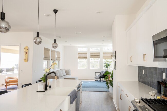 Building Photo - 26939 Goldfinch Ln