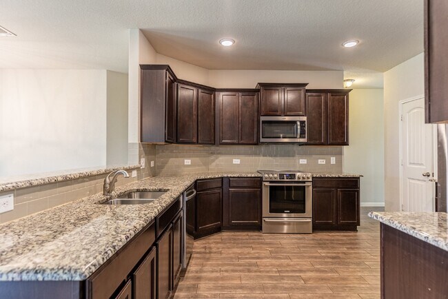 Building Photo - 925 Cypress Ml