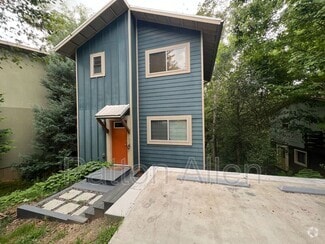 Building Photo - 103 Deaver St