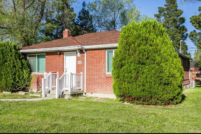 Building Photo - 1145 Montgomery St W