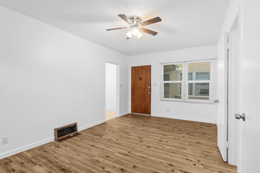 Building Photo - 3312 2nd St