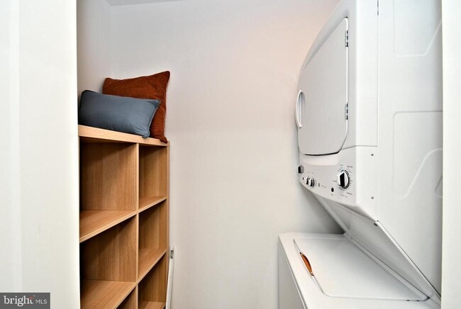 Building Photo - 200 Souders Wy