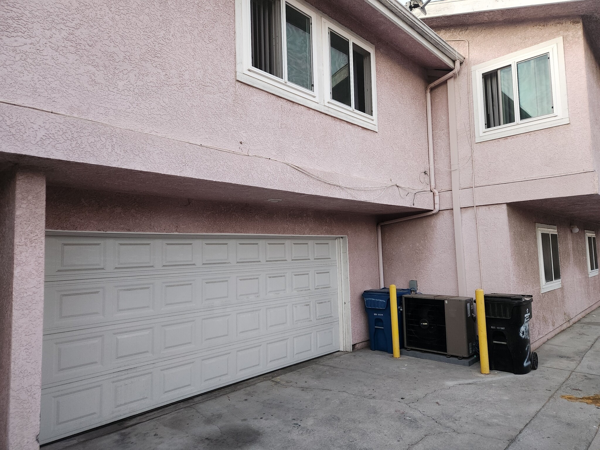 Private 2-Car Garage - 625 S Osage Ave