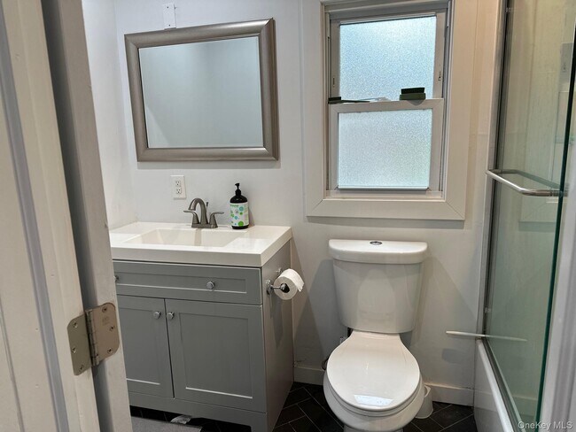 Building Photo - 71 Lannon Pl