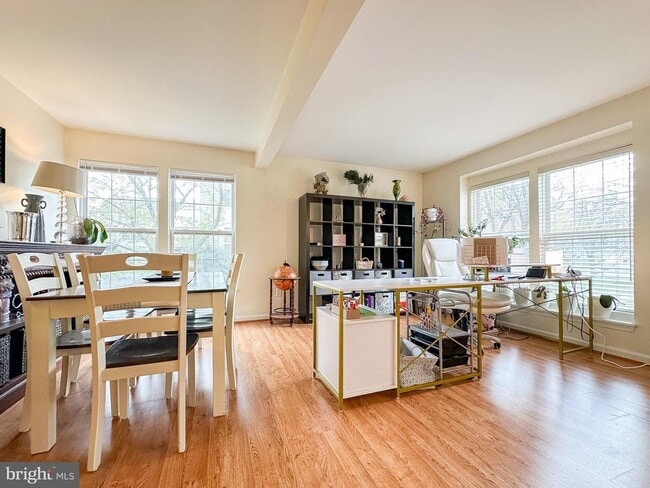 Building Photo - 14358 Haysickle Ct