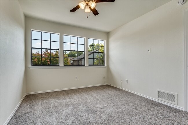 Building Photo - 2904 Tisinger Pl