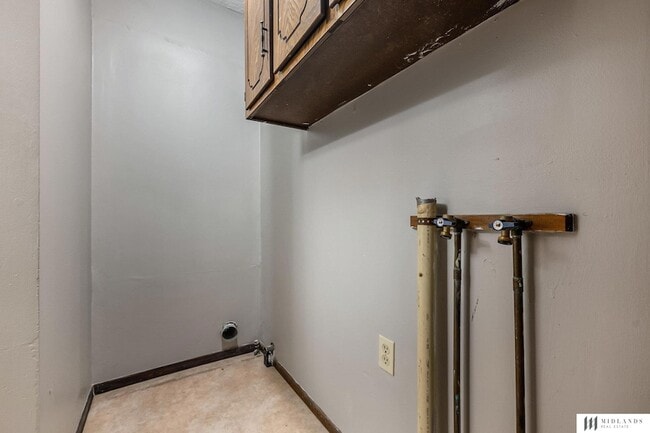 Building Photo - 7425 S 69th St