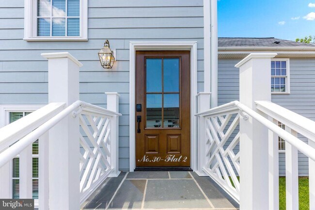 Primary Photo - 30 E Broadway